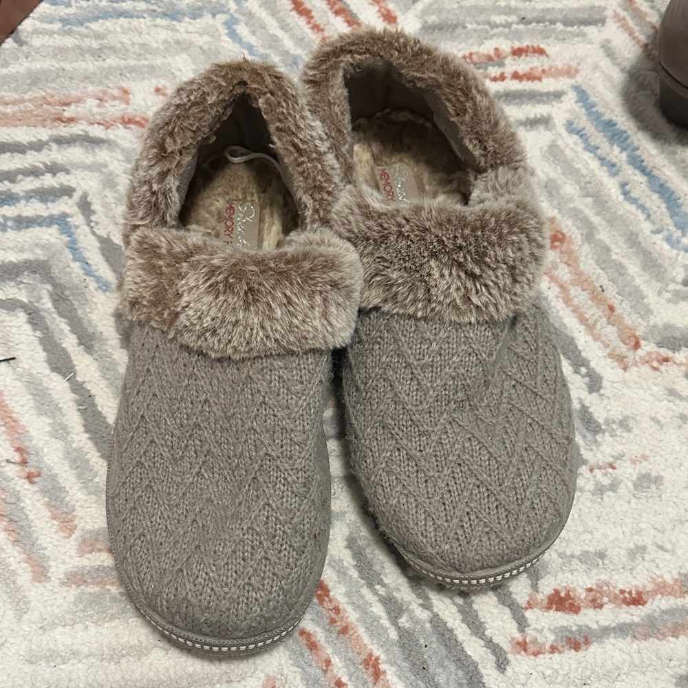 Sketchers Women's Tan Knit Slippers